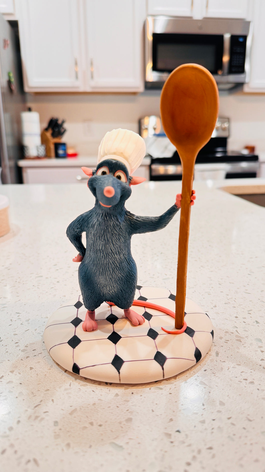 Ratatouille Remy on a Round Base