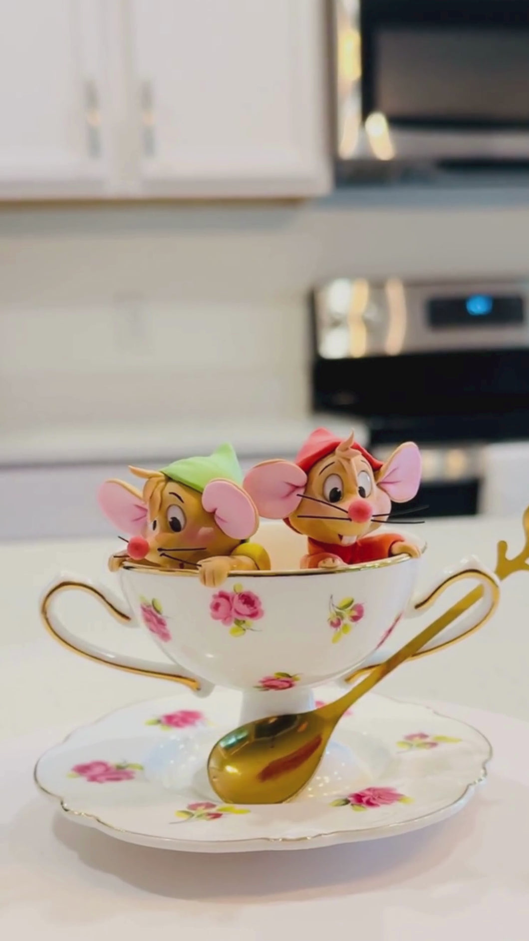 Cinderella Mice Gus and Jack In Tea Cup, Party Decorations For Birthday, Cinderella Decorations